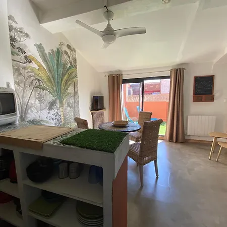 Daire Joli T2 Avec Grande Terrasse Centre *